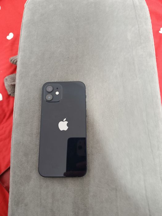 Срочно продам айфон 12