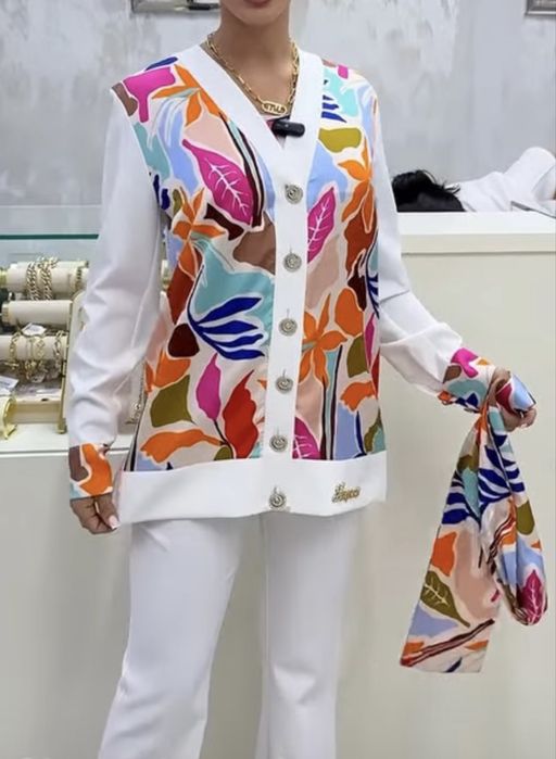 Тройка:майка и поверх нее кофта,брюки