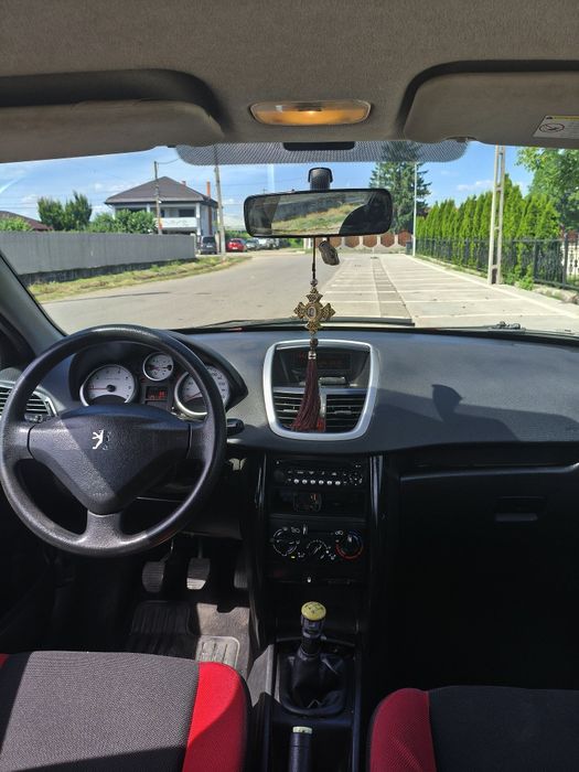 Peugeot 207 1.4 benzina