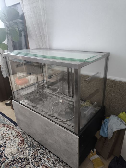Витрина В хорошем состояние