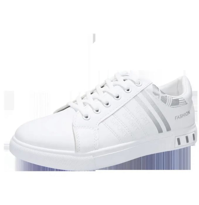 Маратонки бял цвят