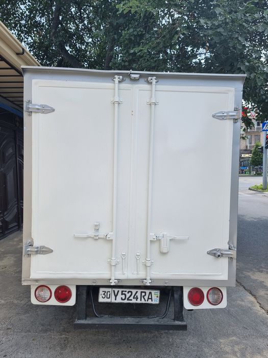 Sotiladi Kia Bongo 2009 Yil