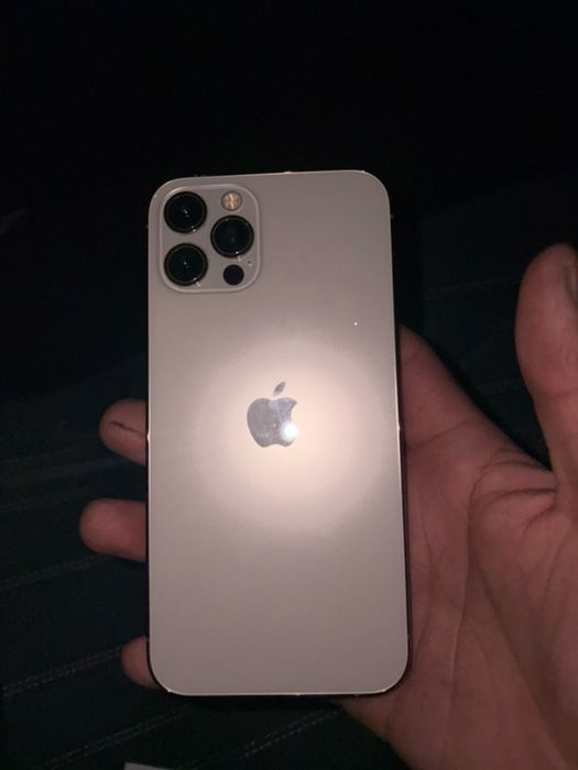 Продам айфон 12 про