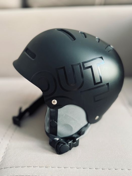 Продам горнолыжный шлем