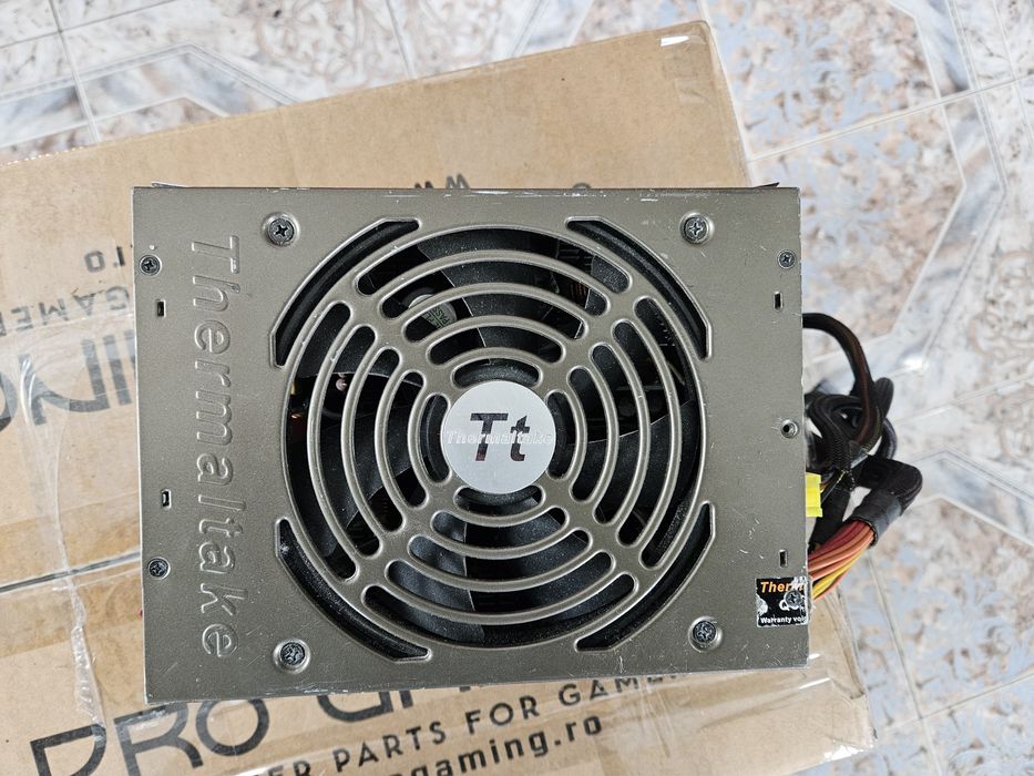 Sursa thermaltake 1000w