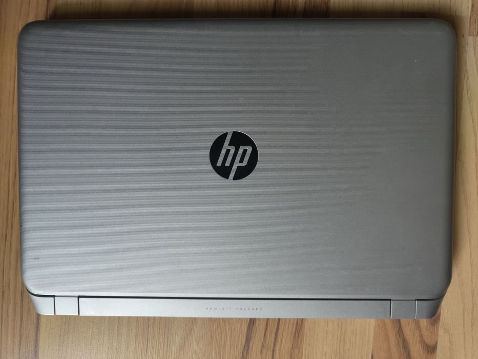 Laptop HP  Pavilion  15- P239sa