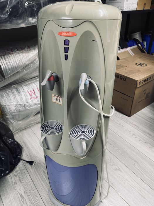 Кулер для воды Торг есть