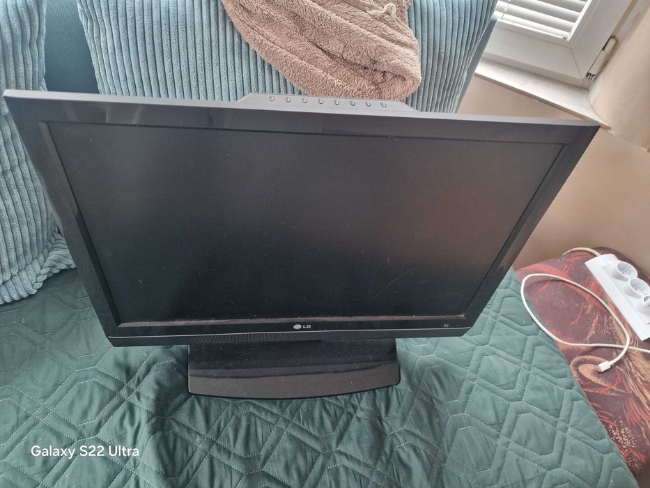 Продавам телевизор LG