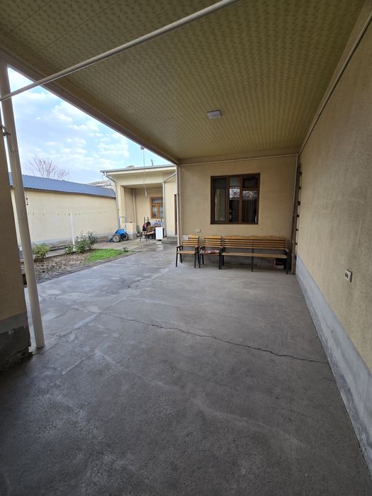 Yangiyol Markasizdan 5 honalik uy sotiladi 3.5 sotik