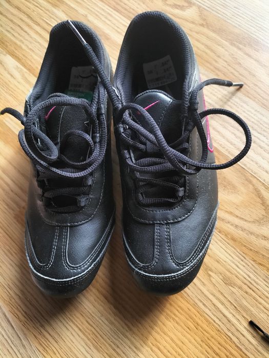 Adidas, tenesi -Nike /balenciga/Levis -noi