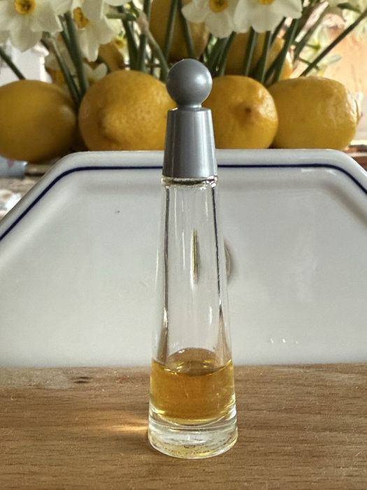 Set vintage 4 sticlute parfum in miniatura pentru colectie