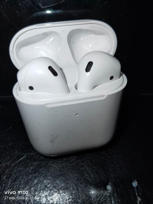 Продам AirPods нормальный