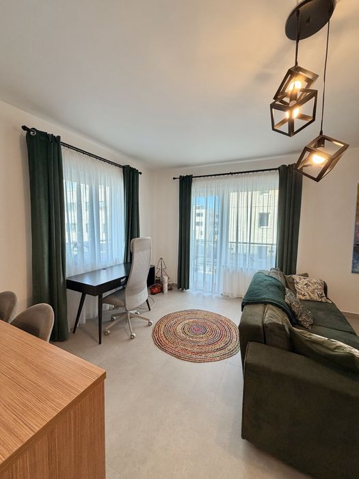 Inchiriez apartament