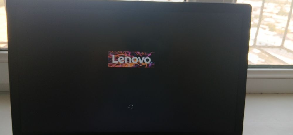 Lenovo Notebook sotiladi