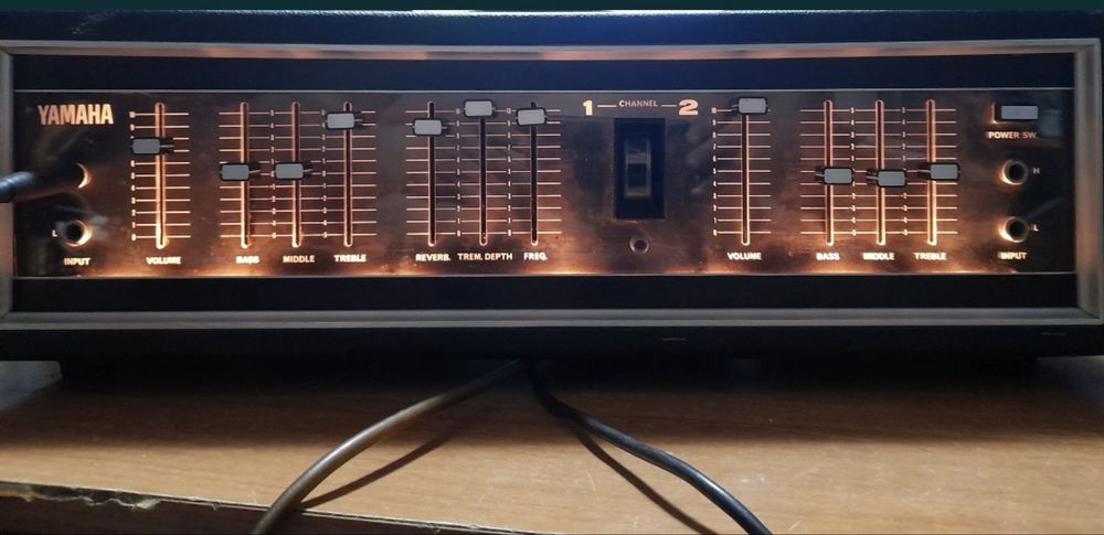 Yamaha PE100 preamplificator chitara
