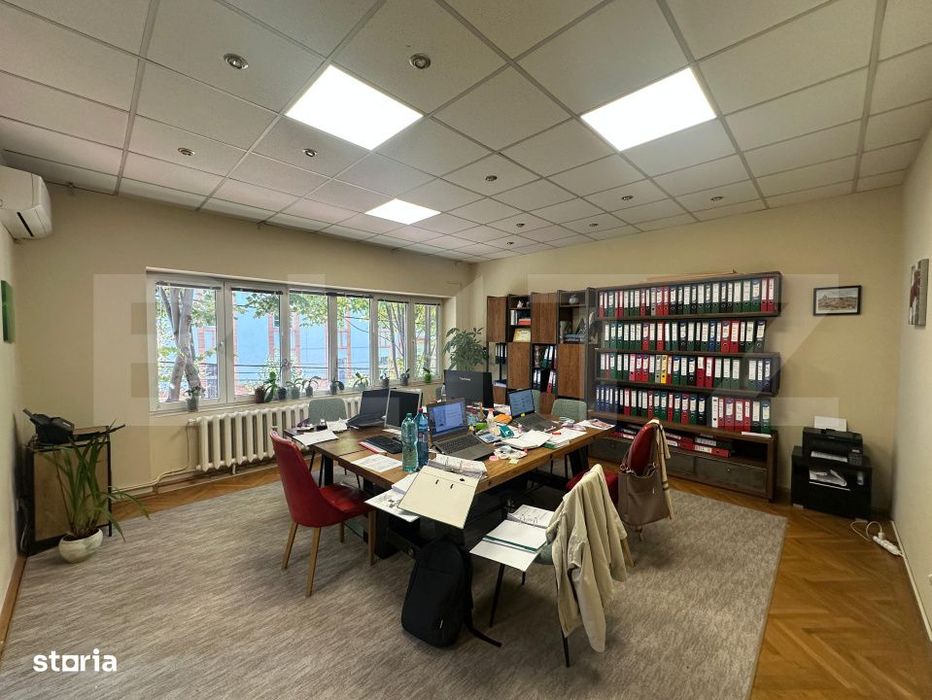 Apartament 3 camere, 223.40 mp, zona Titulescu