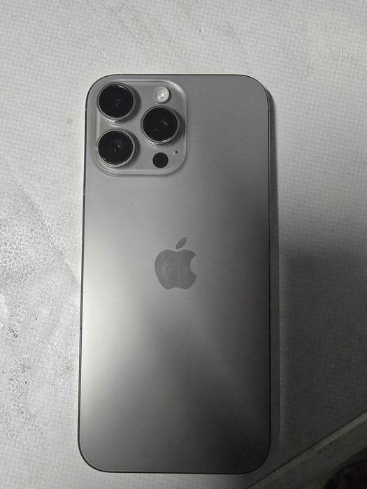 Продавам Iphone 16 pro max