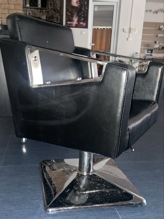 Фризьорски стол с хидравлика