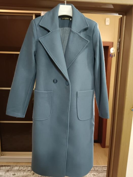 Продается демисезонное пальто