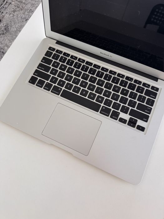 Продам MacBook Air 2013