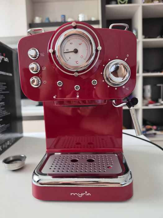Vand cafetiera Myria MY4052 in stare perfecta in garantie la cutie ca noua !