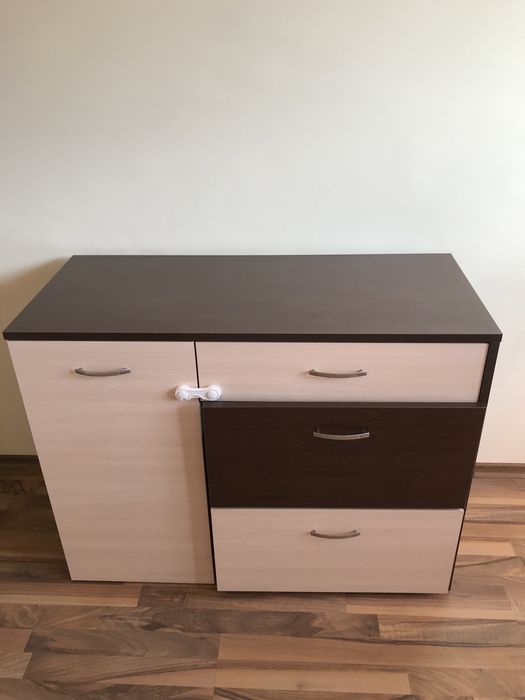 Шкаф/Тоалетка за спалня