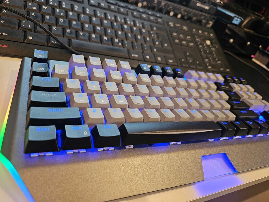 Tastatura Gaming Urage Exodus 700 semi mecanica