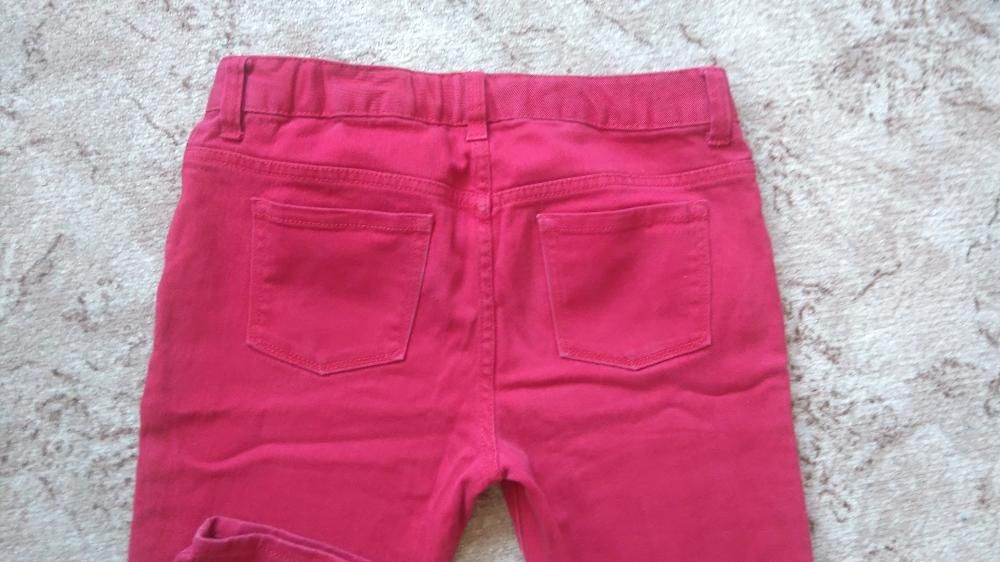 Червени дънки слим