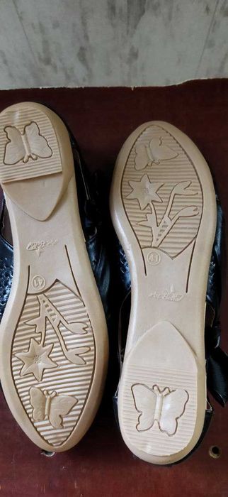 Новые женские туфли-босоножки.