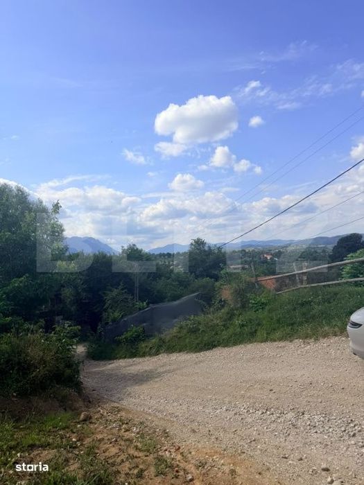 Teren intravilan de vanzare, 1235 mp, zona Sohodol