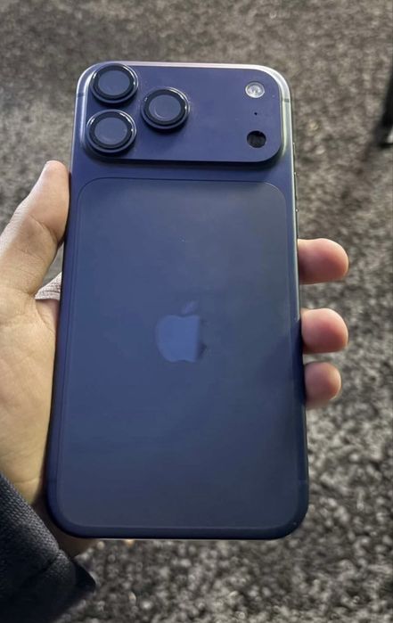 Айфон 17pro max , 256GB , esim