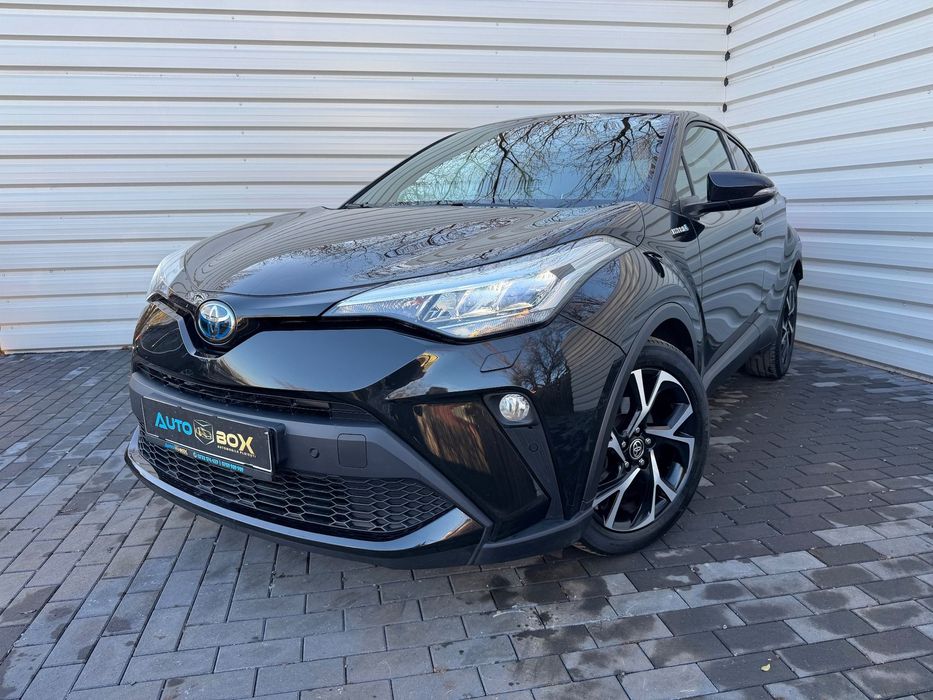 Toyota C-HR Toyota C-HR 74.000 km facelift de vanzare in RATE FIXE FARA AVANS