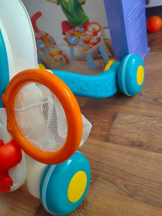 Бебе проходилка уокър