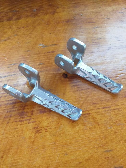 Vând scărițe spate pentru motocicletă Honda XR 250,400,600, Dirt bike