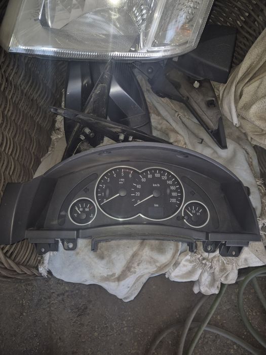 Faruri Opel Meriva Ceasuri De Bord Oglinzi
