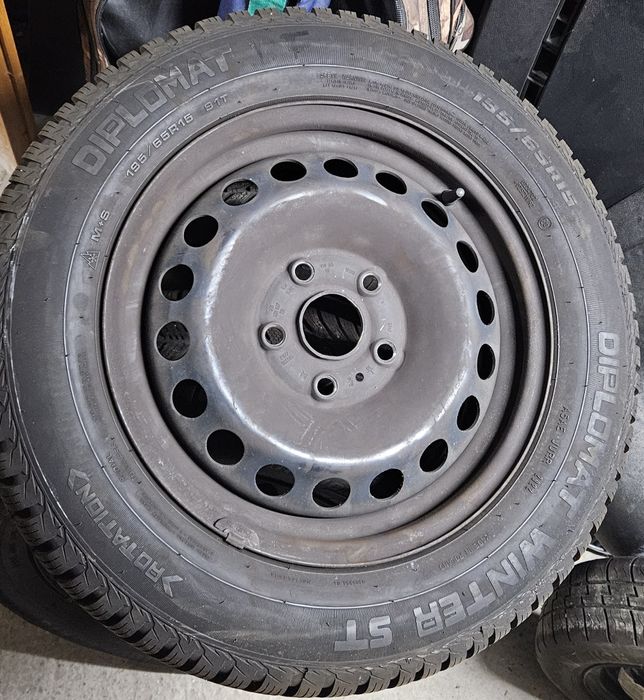 Jante cu cauciucuri iarna 195/65/15 ca noi vw, skoda, seat, audi