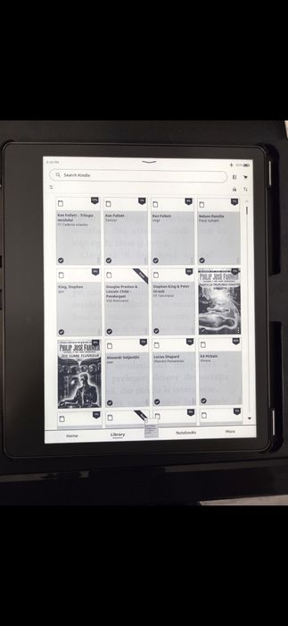 Vând kindle scribe