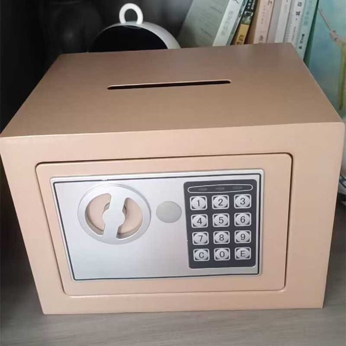 Сейф для шкафа в спальне/Smart seyf /пароль+ключ, сигнализация