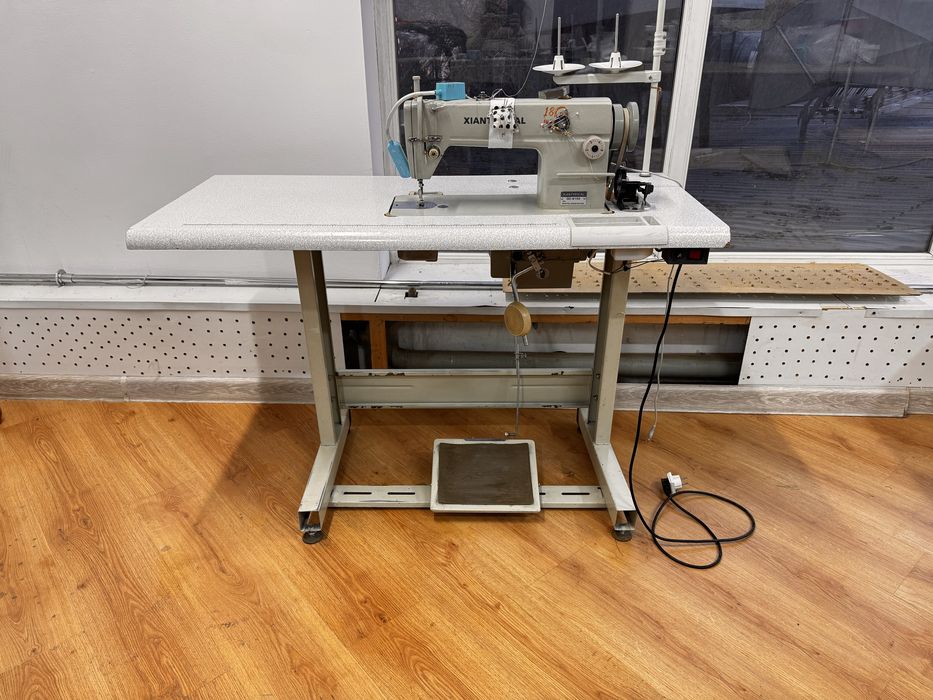 Прямострочная швейная машинка