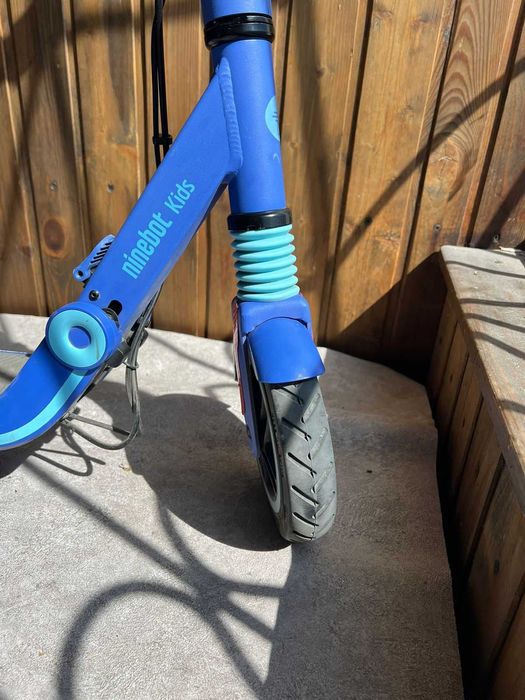 Электросамокат Ninebot eKick Scooter Zing E8 синий