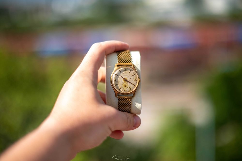 Позлатен часовник Nacar