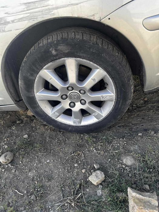 На части Toyota Avensis 2.2 D4D 150 к.с. 2005 година