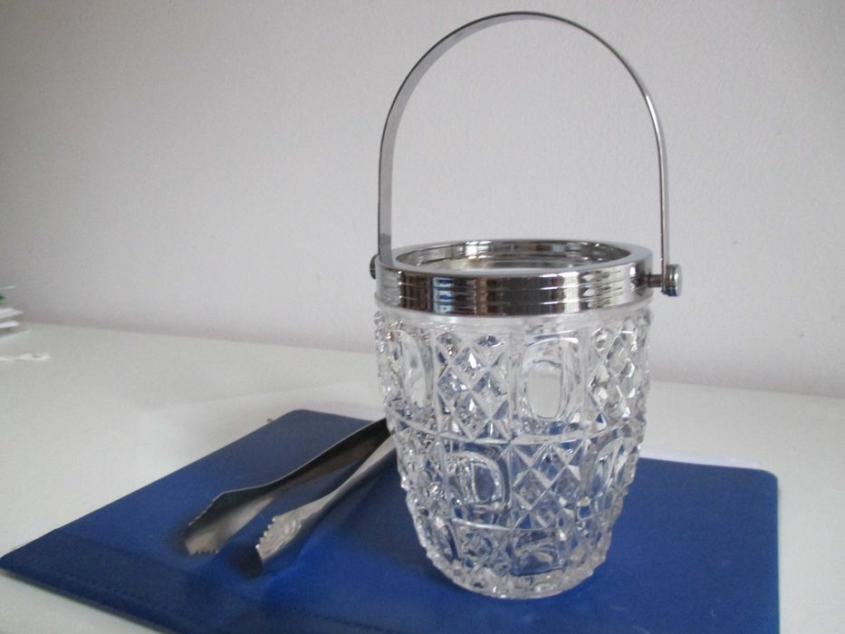 Кристален съд за лед с щипка   49лв