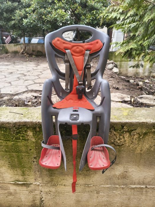 Продавам детско столче за колело.