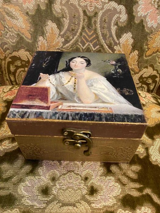 Cutii lemn pentru bijuterii și amintiri - tehnica decoupage