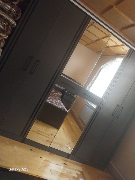 Mebel barcha jixozlari bilan sotiladi holati zo'r