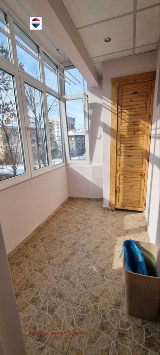 Продава се Тристаен апартамент в Русе, Център - 95 кв.м за 985 €/кв.м - Снимка #7
