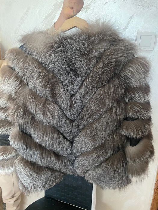 Продава се палто