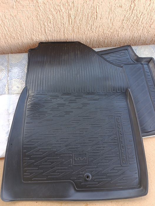 Полик на Киа спротэйдж