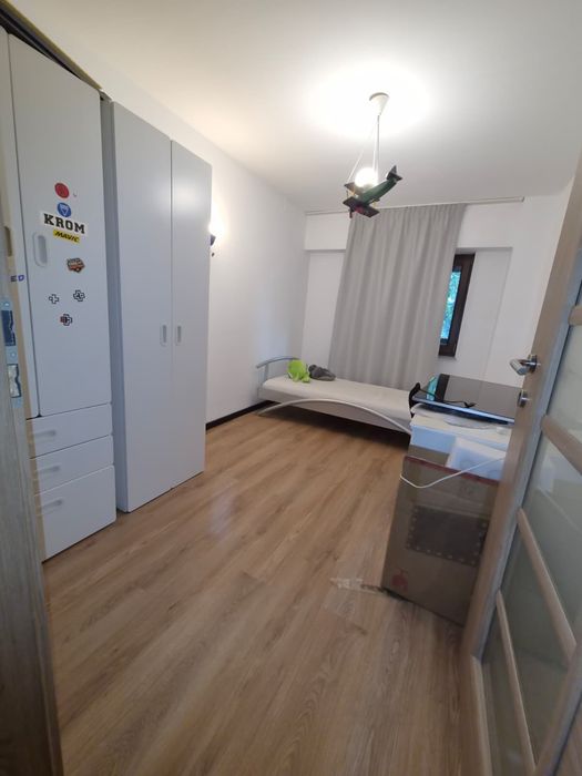 Inchiriez apartament